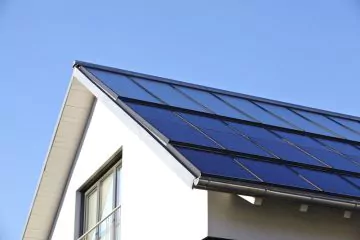 Sonnenhaus Schuster Solardach PV Thermie